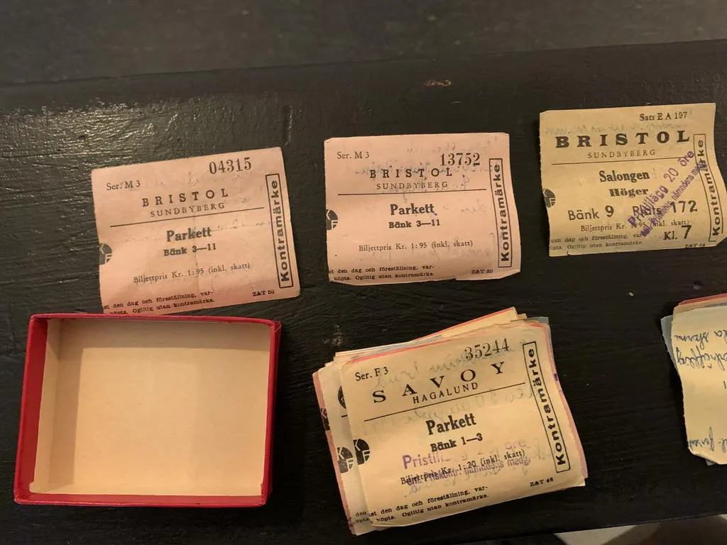 Ellemar familj. Källan: https://www.mitti.se/nyheter/irene-overraskades-med-besok-pa-sin-ungdoms-bio-i-sumpan-6.27.2295.fbd9c51c79